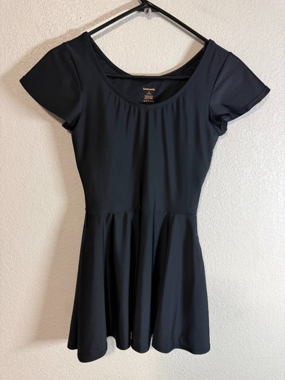 Honey Mark Women's Size Small Black Short Sleeve Skater Dress Athletic Top